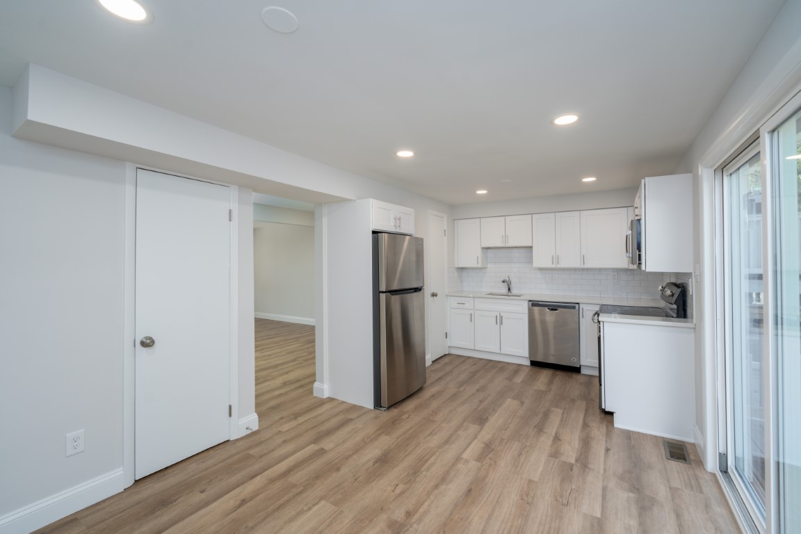 Kitchen-2 (Medium) (1)